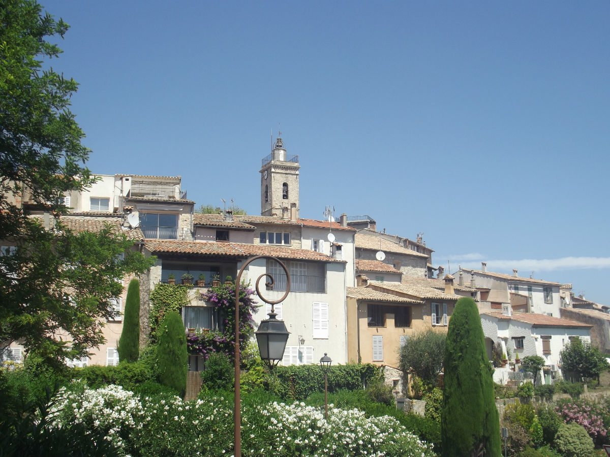 Mougins, une ville entre jardins et art