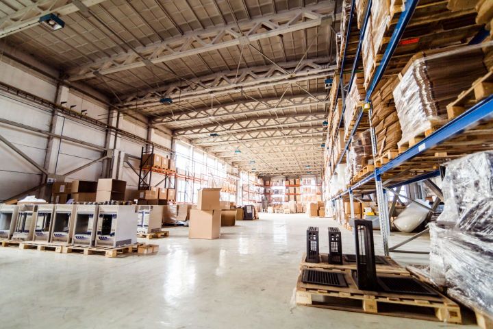 Renting a warehouse in Carros