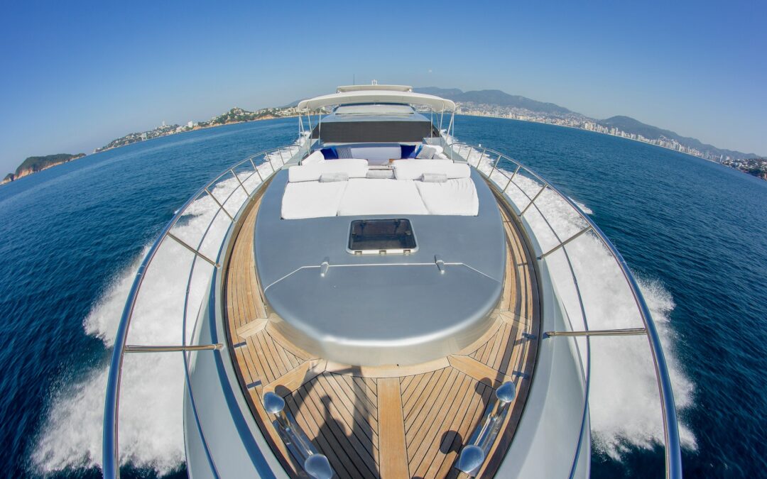Rent a luxury yatch for your next getaway !